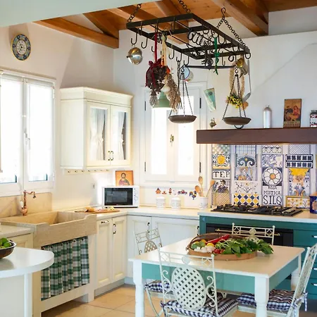 Boutique Andronice Villa Cukaládesz